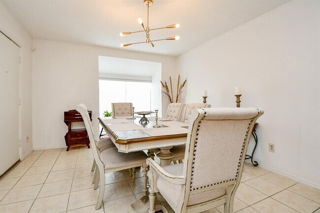 Building Photo - 12633 Memorial Dr
