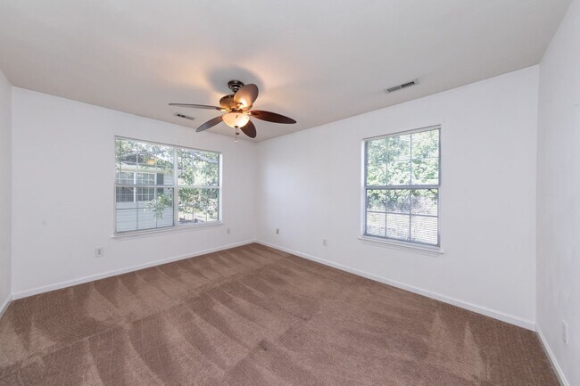 Building Photo - 409 Belmont Cir