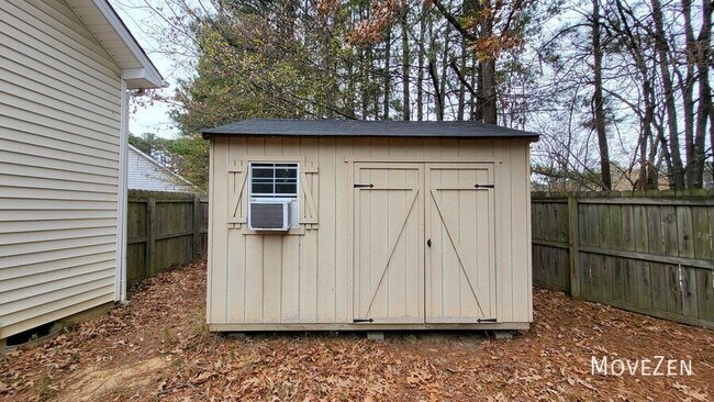 Building Photo - 1721 E Lenoir St