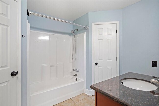 Building Photo - 15116 Rosewood St