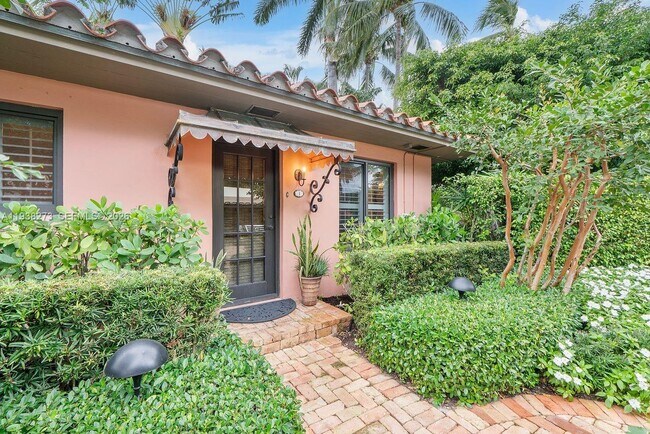 Building Photo - 226 Chilean Ave