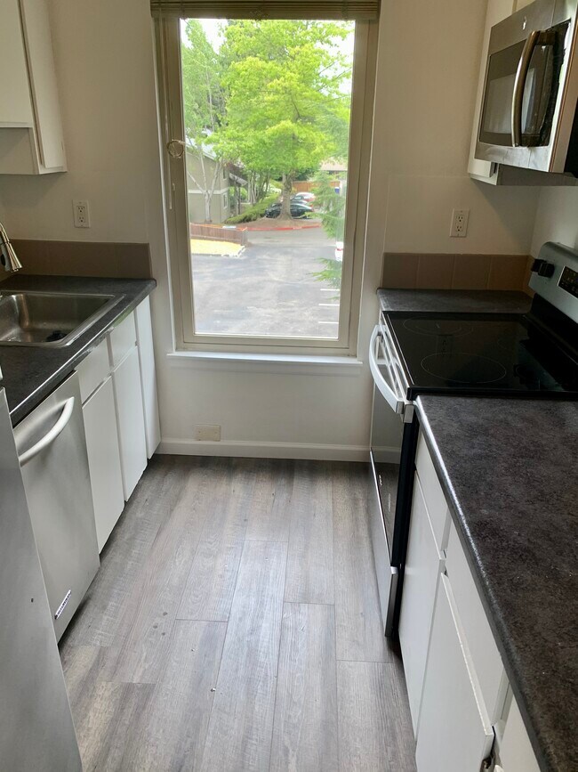 Building Photo - 12626 Ne 118th St, Apt 3