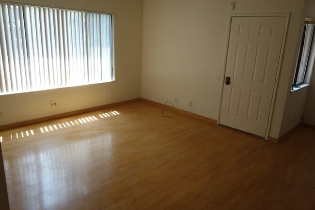 Building Photo - Bright 3-Bed condo with In-Unit Laundry, Pool Access, and Assigned Carport in Fremont