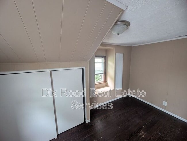 Building Photo - 914 Chelsea Ave
