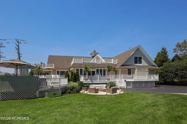 Building Photo - 69 Seaview Ave
