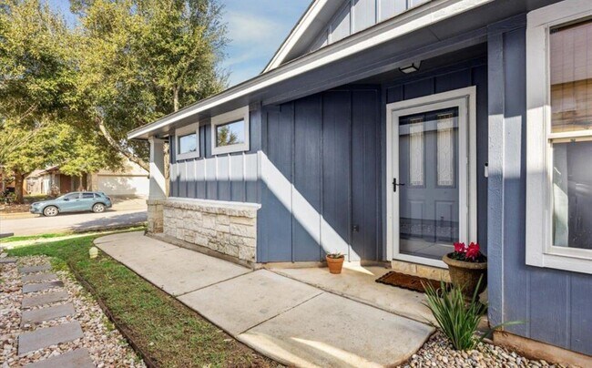 Building Photo - 3405 Barksdale Dr