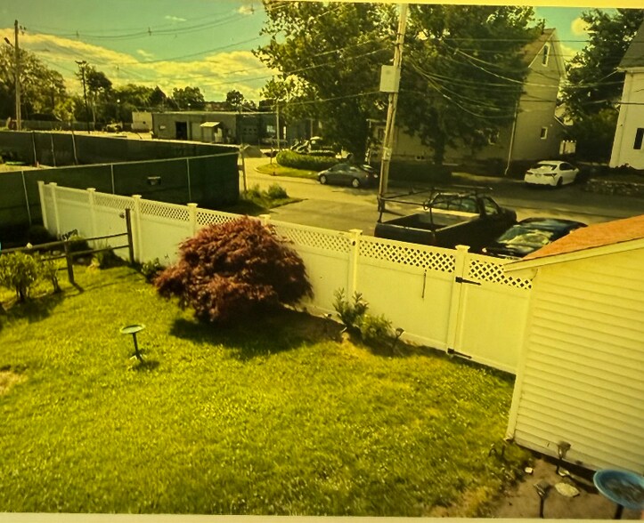 Building Photo - 7 Morton St