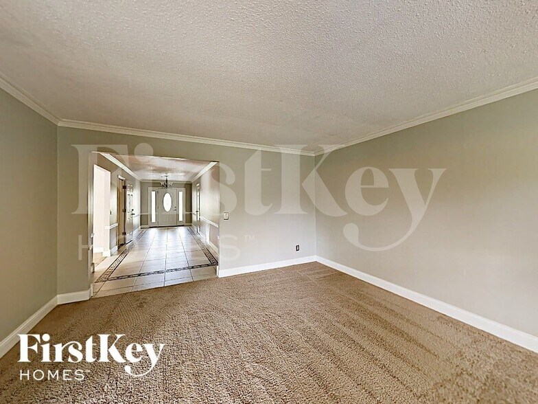Building Photo - 6 Bordeaux Pl