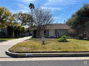 Building Photo - 2900 Shakespeare Dr