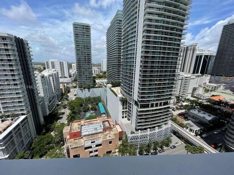 Building Photo - 1080 Brickell Ave