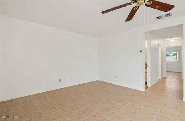 Building Photo - 18 Tangerine Ct