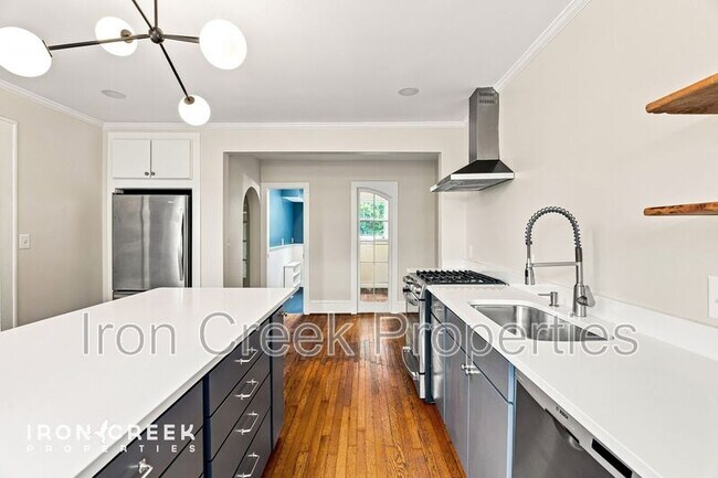 Building Photo - 42 Westover Dr