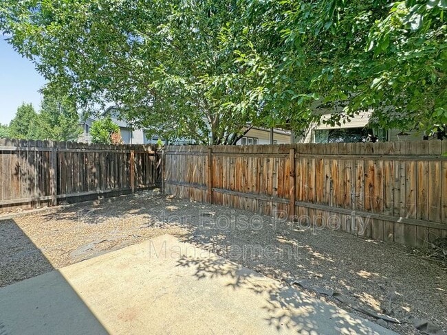 Building Photo - 2144 S Dorothy Ave