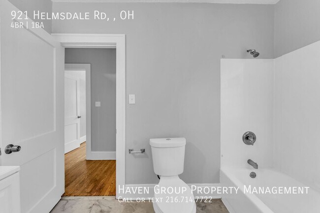 Building Photo - 921 Helmsdale Rd