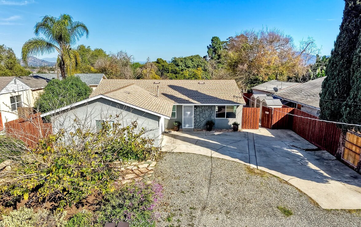 Building Photo - 2371 Berry St