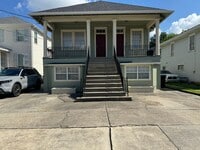 Building Photo - 913 Navarre Ave