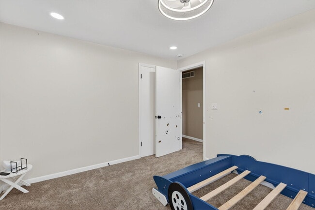 Building Photo - 2091 IL-102