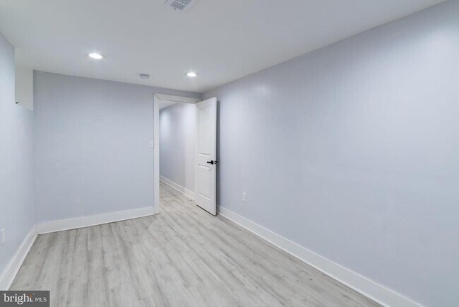 Building Photo - 5111 Willows Ave