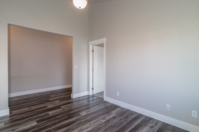 Building Photo - 3 Bed 2 Bath Single Level Morning Side Val...
