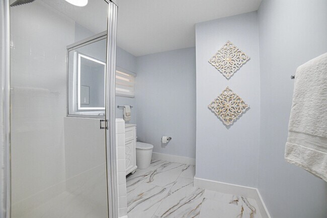 Building Photo - 2519 Barcelona Dr