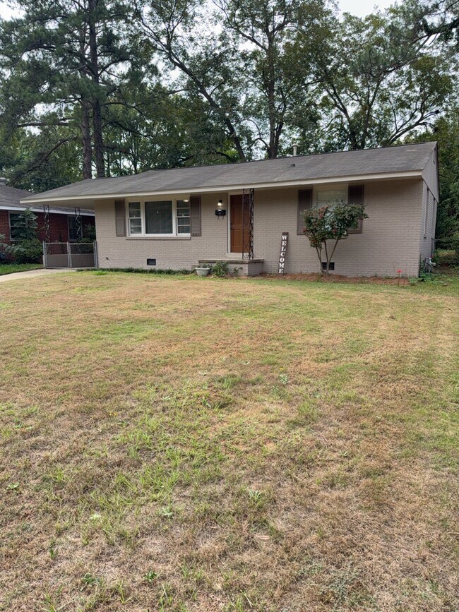 Building Photo - 437 Forest Hills Dr