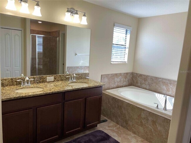 Building Photo - 13314 Wellington Hills Dr