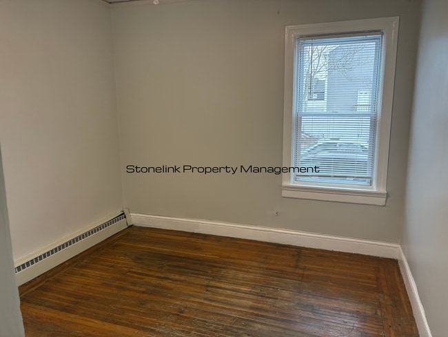 Building Photo - 15 Hawkins St