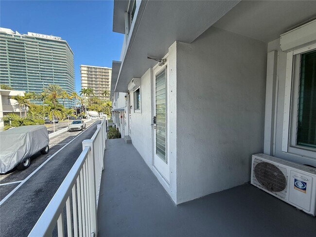 Building Photo - 10178 Collins Ave