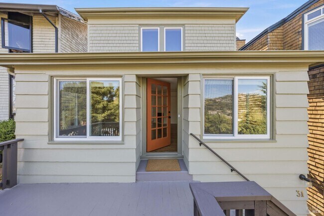 Building Photo - 31 Acacia Ave