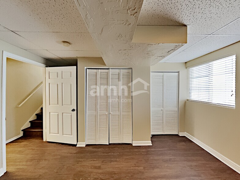 Building Photo - 342 N 75 W