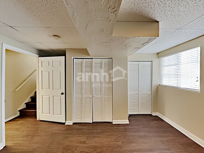 Building Photo - 342 N 75 W