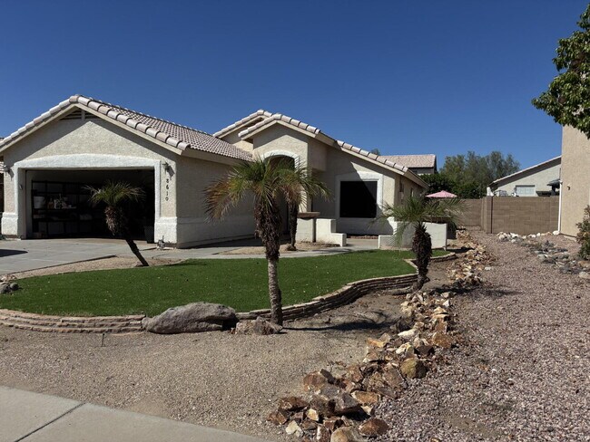 Building Photo - Charming Butler Place Home with a Swimming Pool