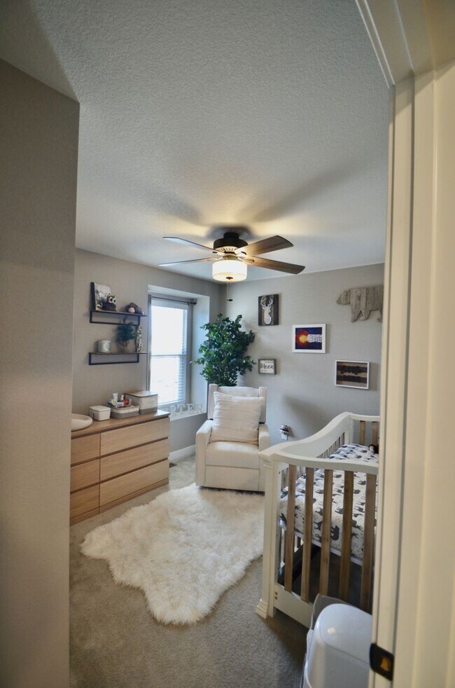 Building Photo - 3 bd/2.5 ba Townhome!