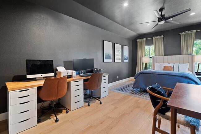 Building Photo - 8537 Panatella Dr