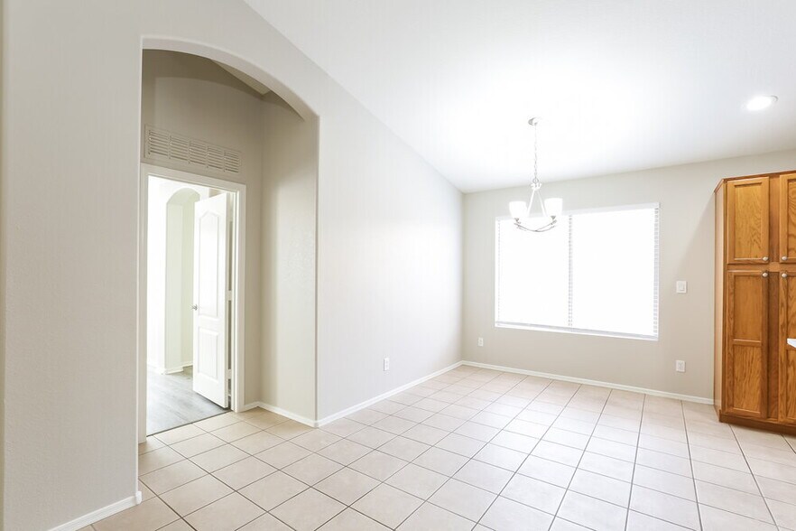 Building Photo - 501 S 125th Ave