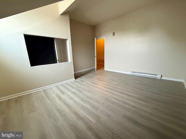 Building Photo - 5307 York Rd