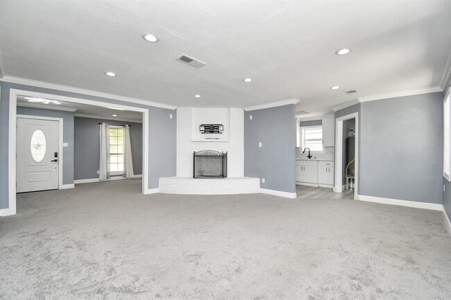 Building Photo - 9126 Troulon Dr