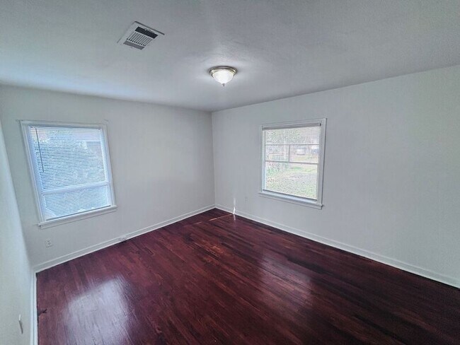 Building Photo - 239 Mason Blvd