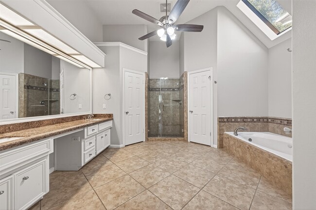 Building Photo - 1918 Shadow Forest Dr