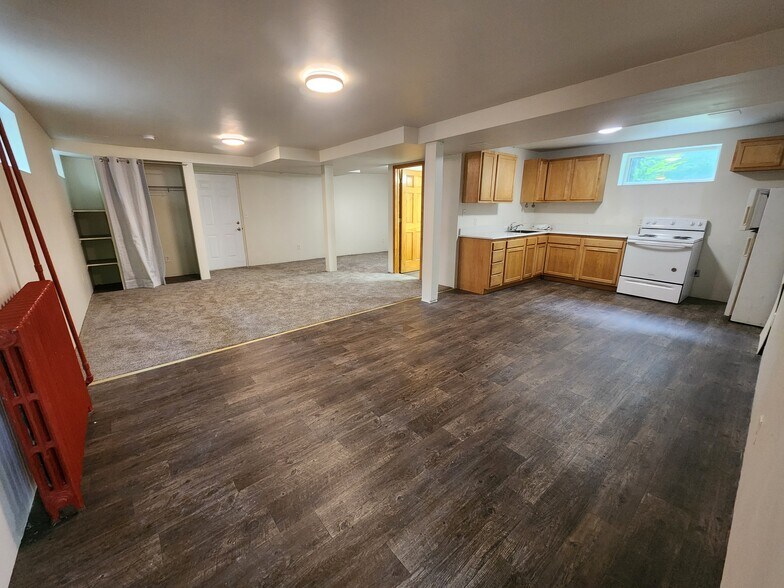 Granite Counter Tops - 234 Clermont St