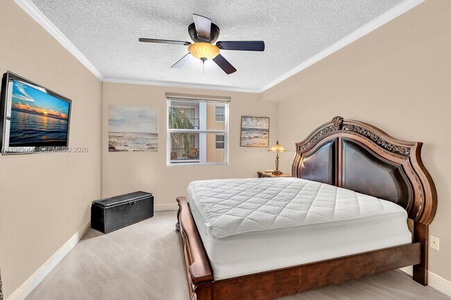 Building Photo - 17100 N Bay Rd