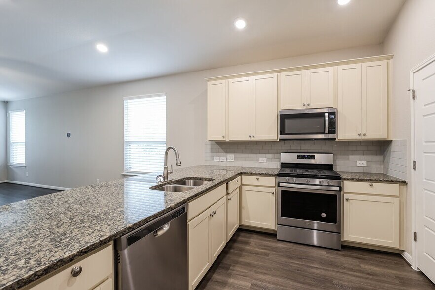 Building Photo - 13338 Badlands Bnd