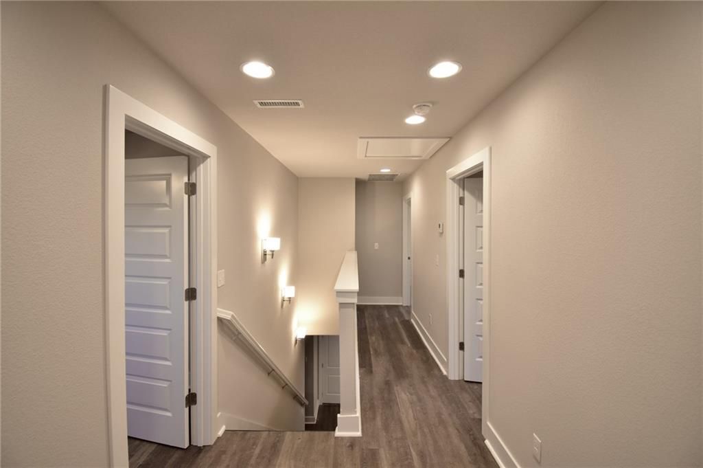 Building Photo - 747 N Malbec Rd