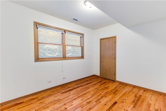 Building Photo - 333 S Leavitt St