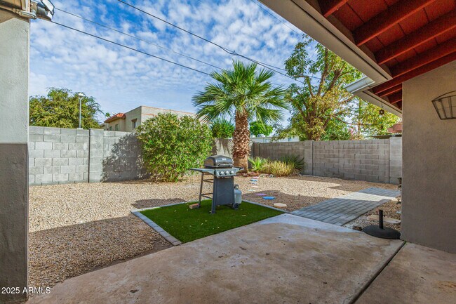 Building Photo - 6912 E Monterey Way