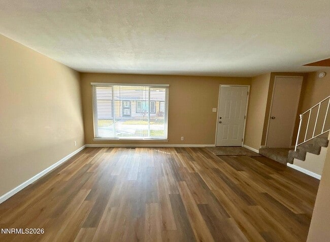 Building Photo - 835 Ridgewood Dr