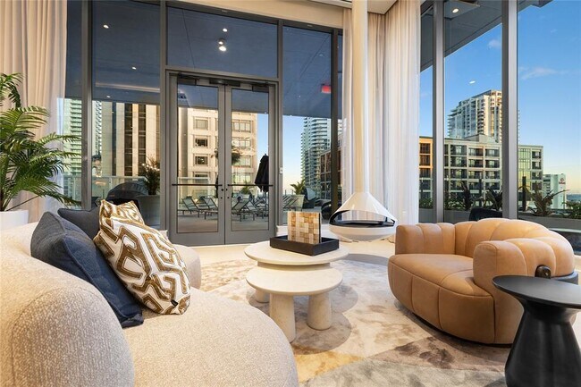 Building Photo - 275 1st Ave S