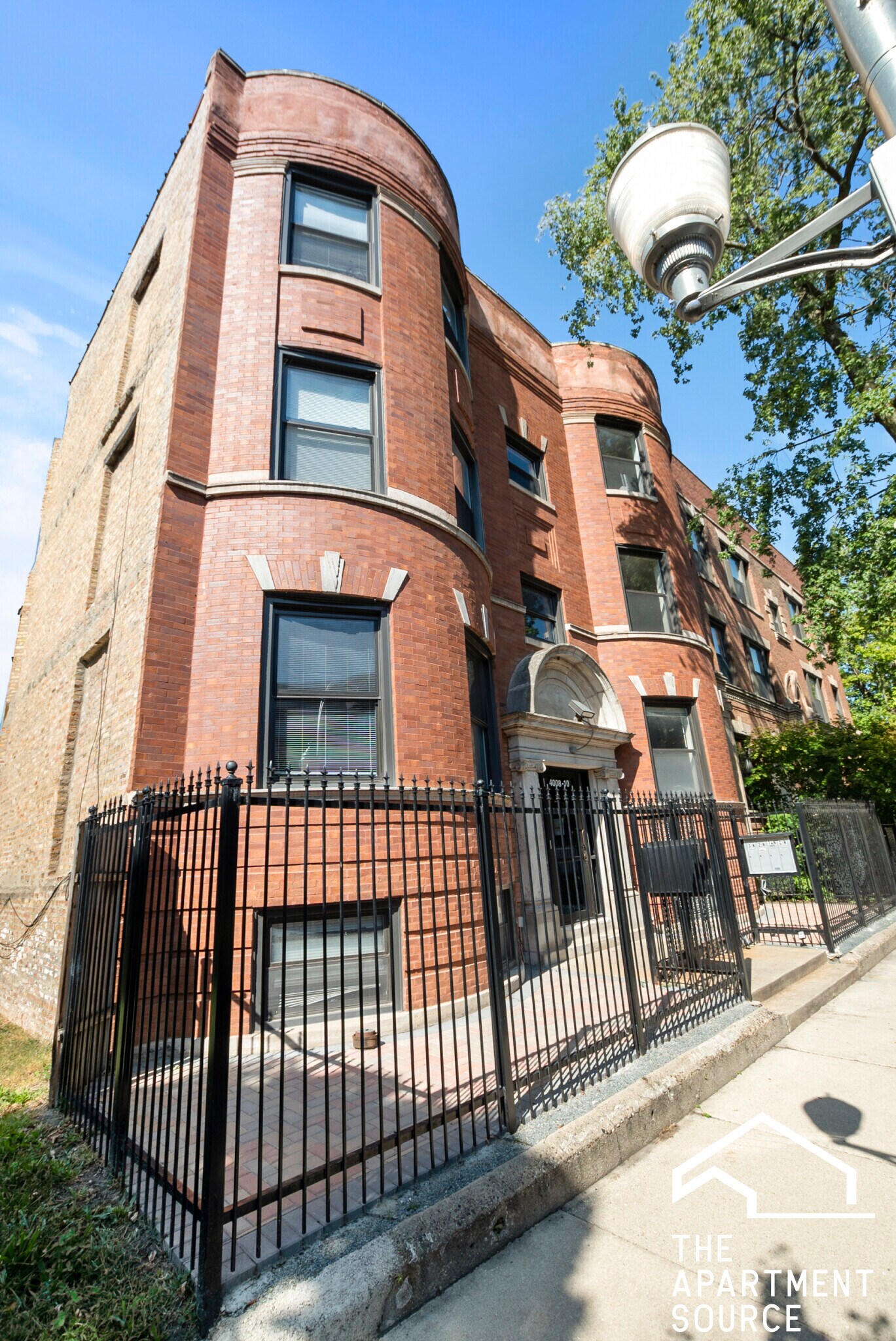 Building Photo - 4010 S Calumet Ave