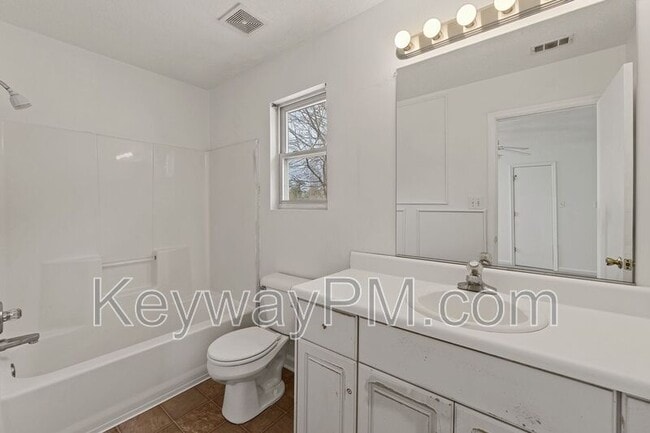 Building Photo - 2807 Crosscreek Rd