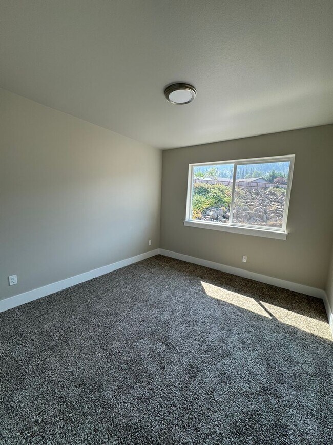 Building Photo - 1509 W Thyme Dr